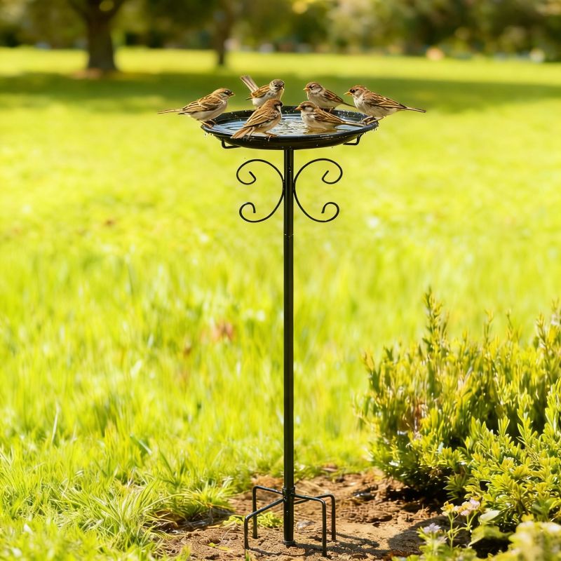 Lightweight detachable outdoor bird bath